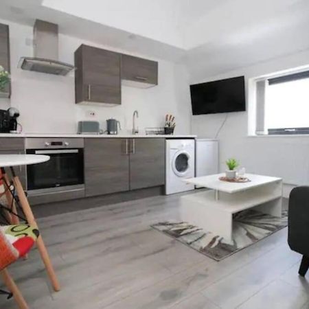 Luxury Redefined:Cardiff 1-Bed Daire Dış mekan fotoğraf