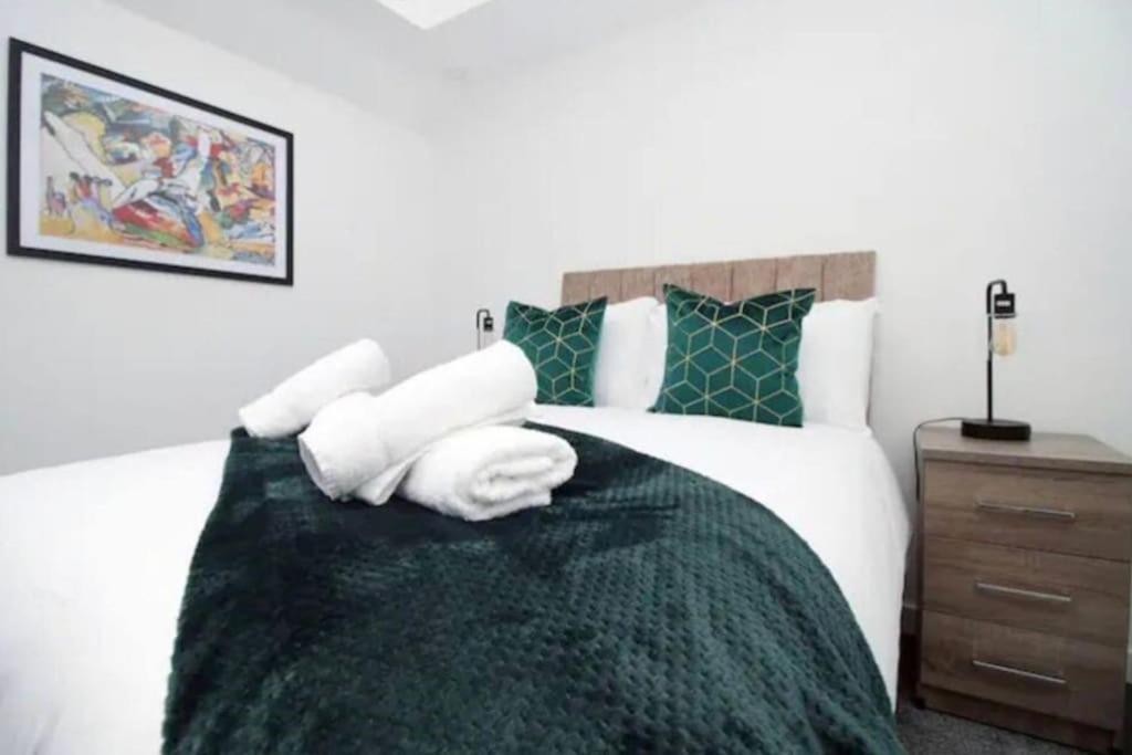 Luxury Redefined:Cardiff 1-Bed Daire Dış mekan fotoğraf