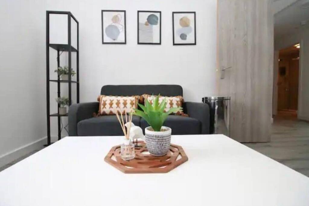 Luxury Redefined:Cardiff 1-Bed Daire Dış mekan fotoğraf