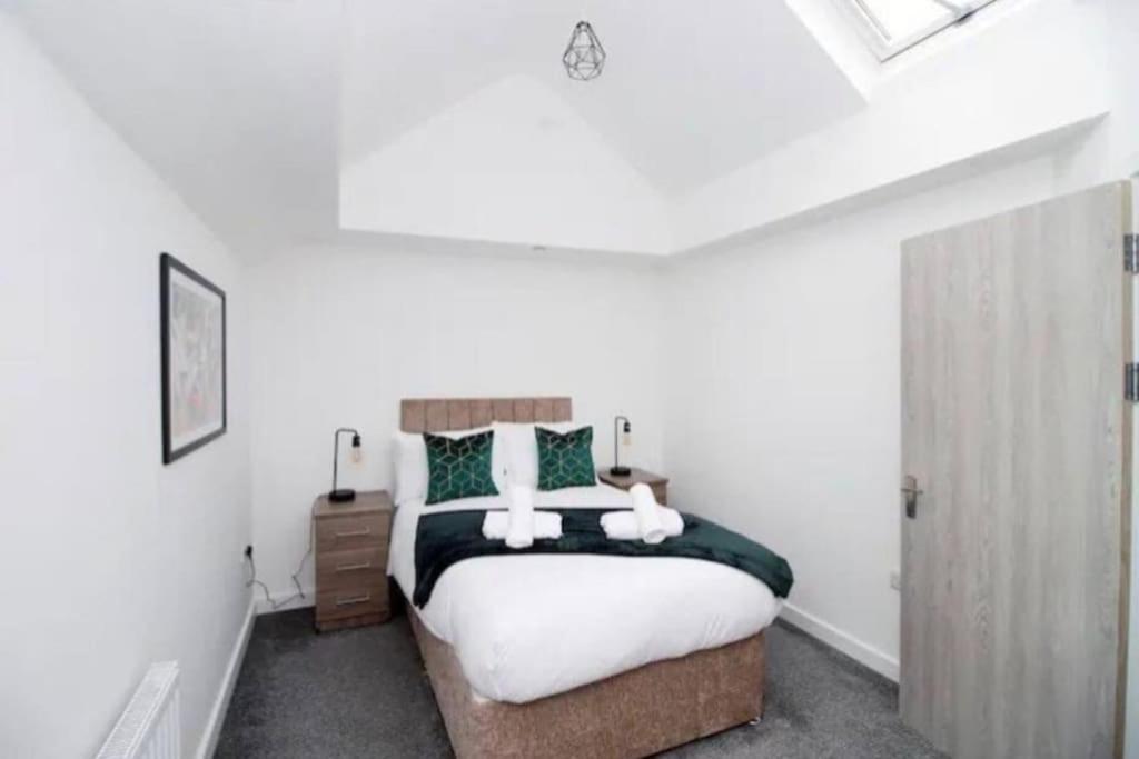 Luxury Redefined:Cardiff 1-Bed Daire Dış mekan fotoğraf