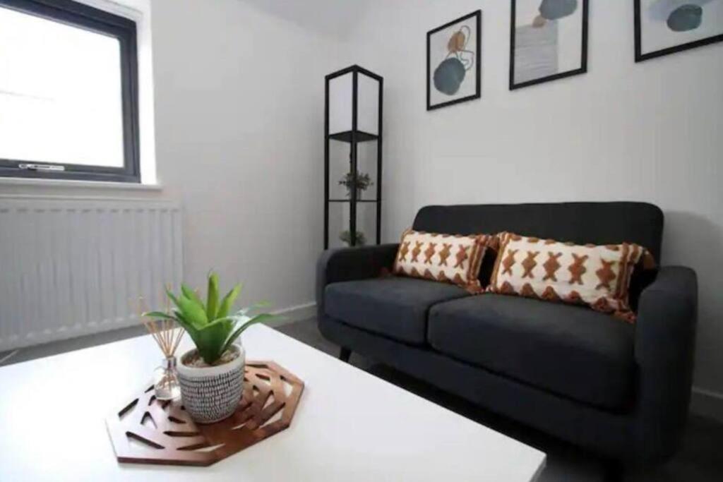 Luxury Redefined:Cardiff 1-Bed Daire Dış mekan fotoğraf